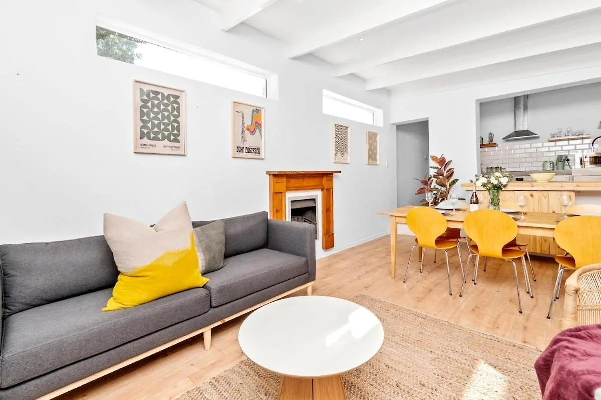 Three Bedroom House In Newlands Kapstadt 0*,