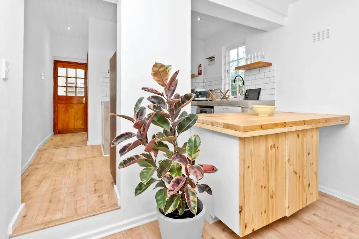 Three Bedroom House In Newlands Cape Town